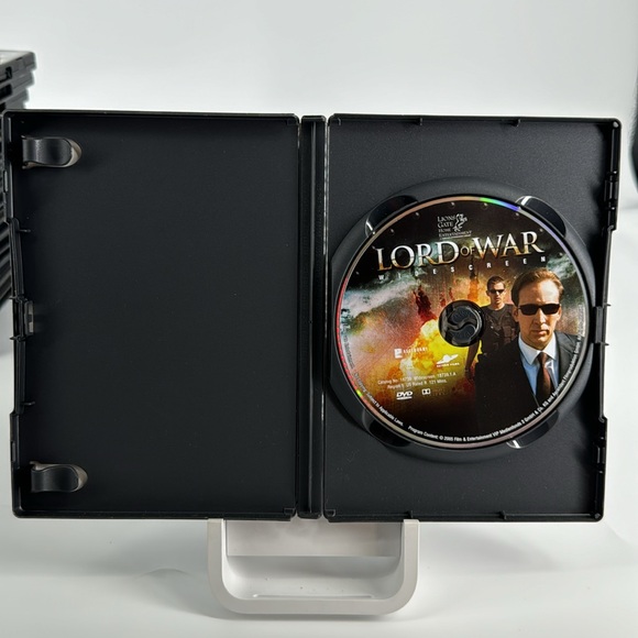 Lord Of War. Nicolas Cage. Jared Leto. Ethan Hawke. - Picture 4 of 4